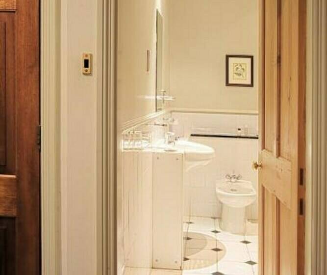 Классический Номер, Seiont Manor