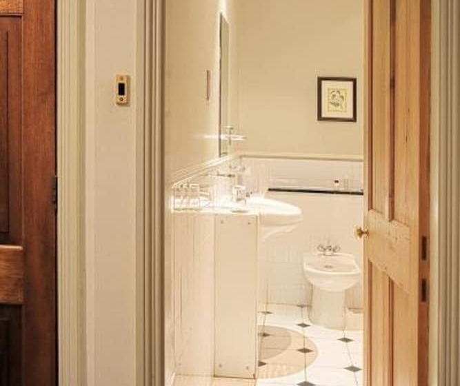 Номер Стандарт Адаптированный для Инвалидов, Seiont Manor