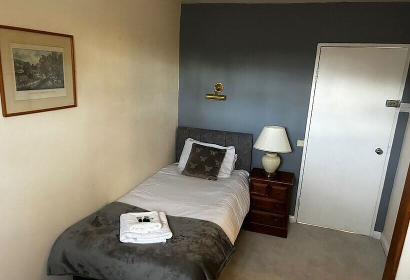 스탠다드 싱글 룸, The Rose And Crown