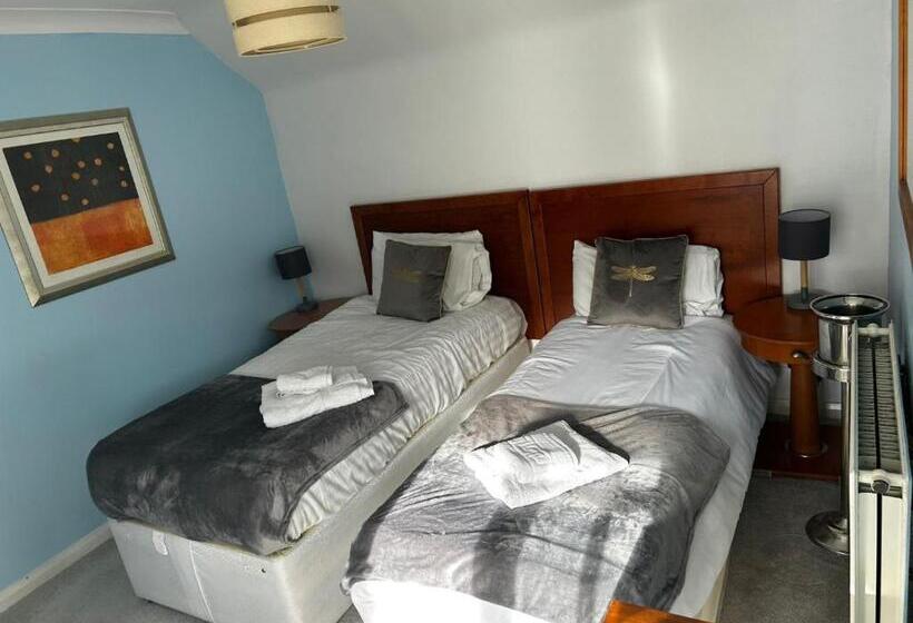 스탠다드 룸, The Rose And Crown