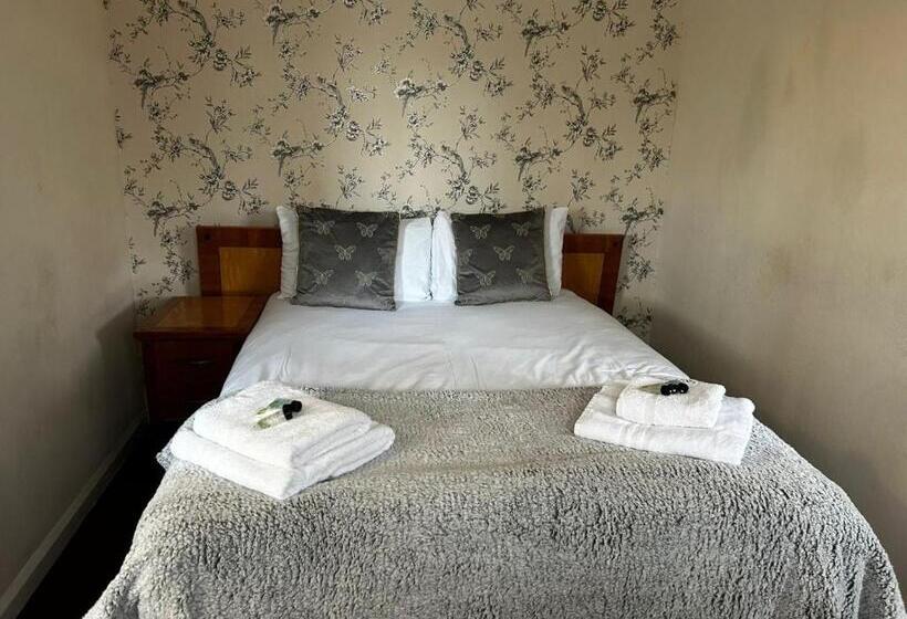 스탠다드 트리플 룸, The Rose And Crown