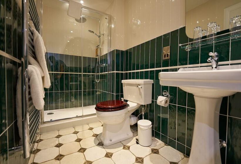 اتاق خانوادگی, The Royal Castle