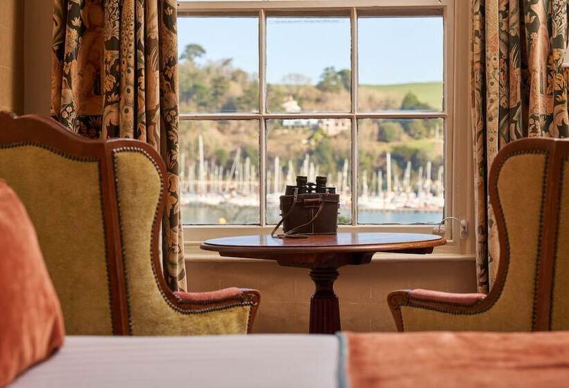 اتاق خانوادگی, The Royal Castle