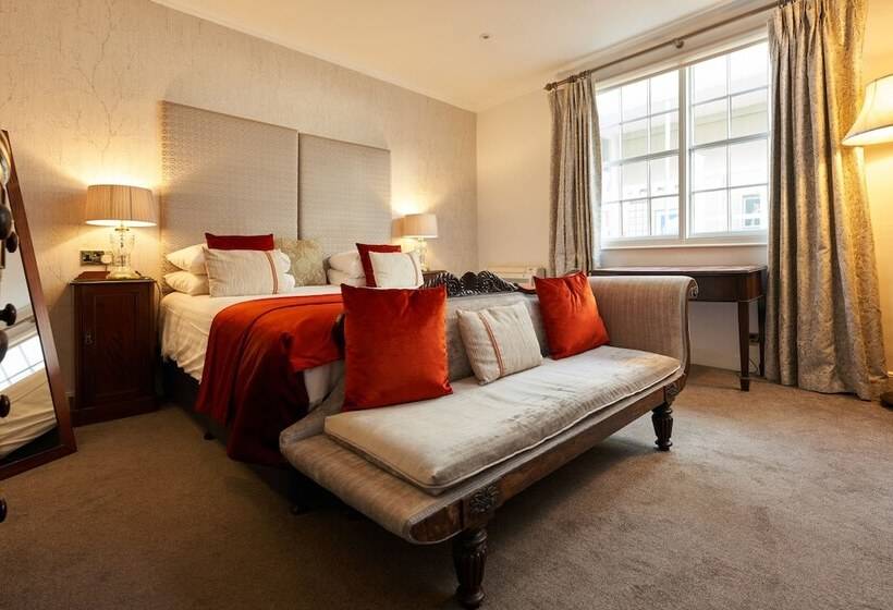 اتاق استاندارد, The Royal Castle