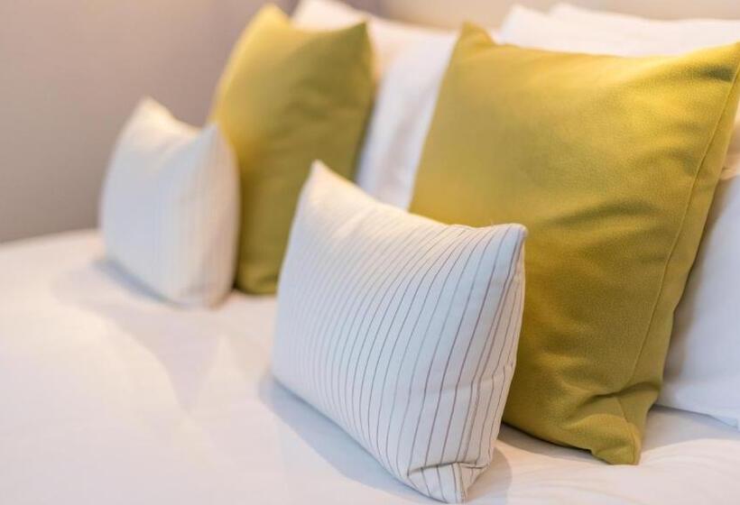 高级大房间, The Royal & Fortescue