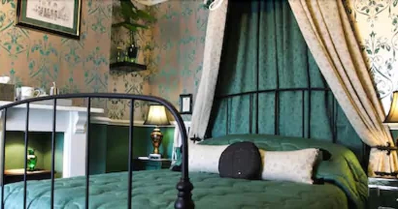 חדר סטנדרט, The Royal