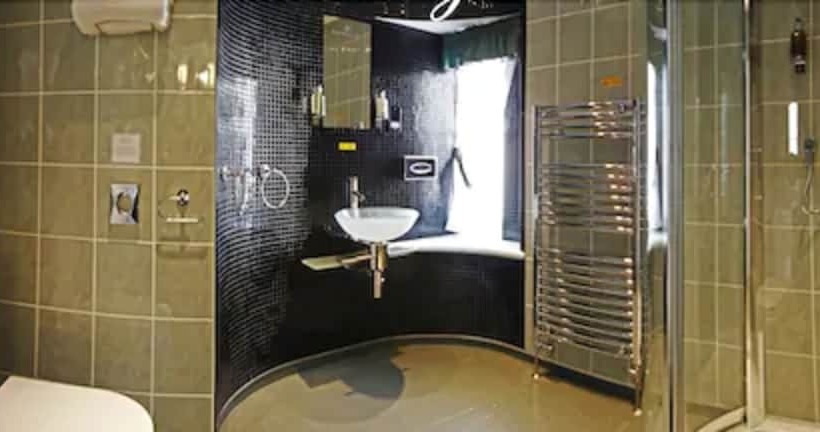 חדר סטנדרט, The Royal