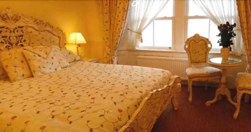 חדר סטנדרט, The Royal