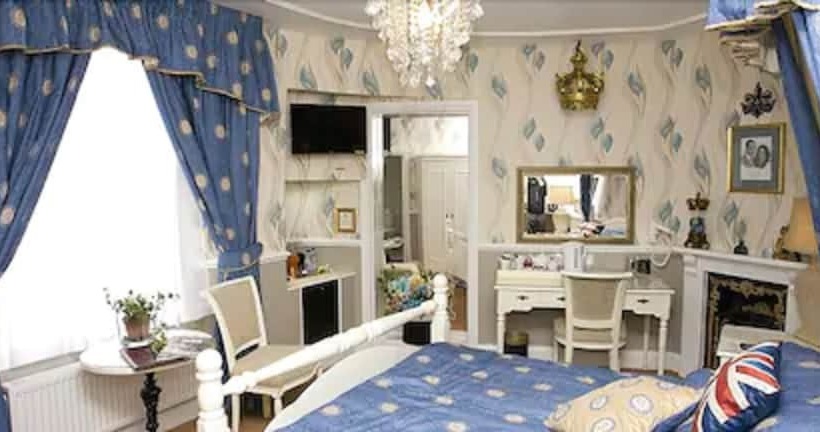 חדר סטנדרט, The Royal