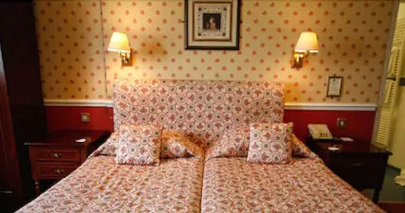 חדר סטנדרט, The Royal