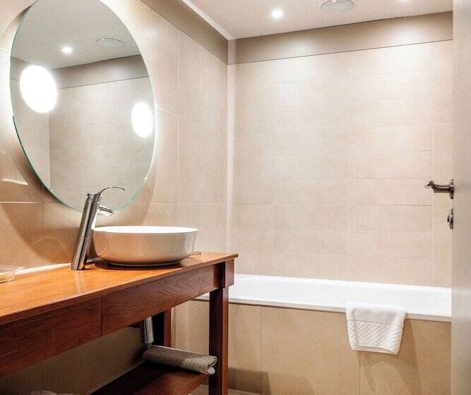 标准间, The Royal Yacht