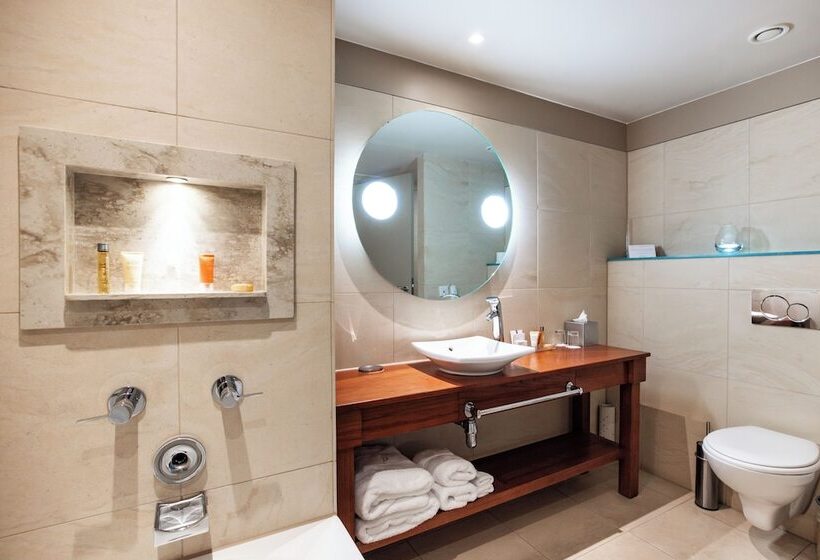 标准间, The Royal Yacht