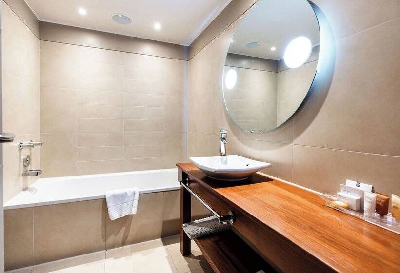 标准间, The Royal Yacht