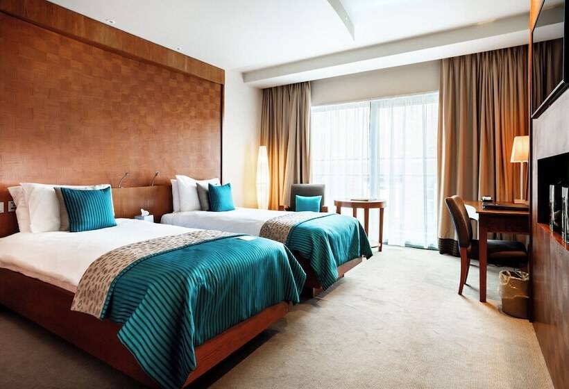 标准间, The Royal Yacht