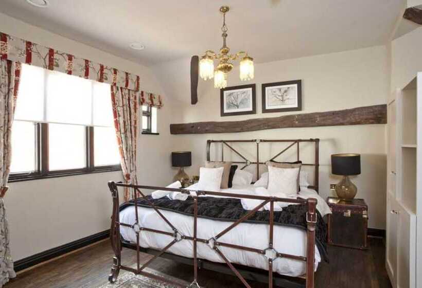 Классический Номер, The White Swan