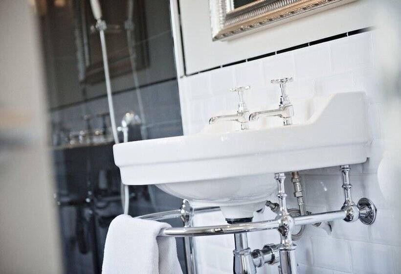 Классический Номер, The White Swan