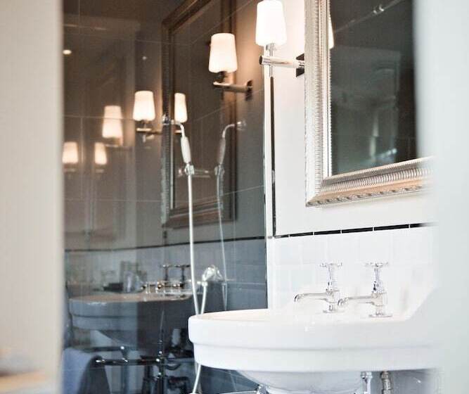 Классический Номер, The White Swan