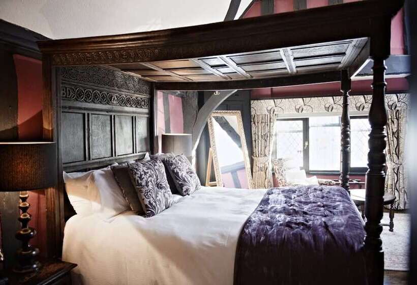 Номер Superior, The White Swan