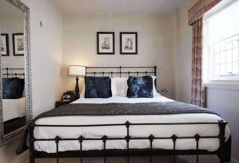 Номер Стандарт, The White Swan