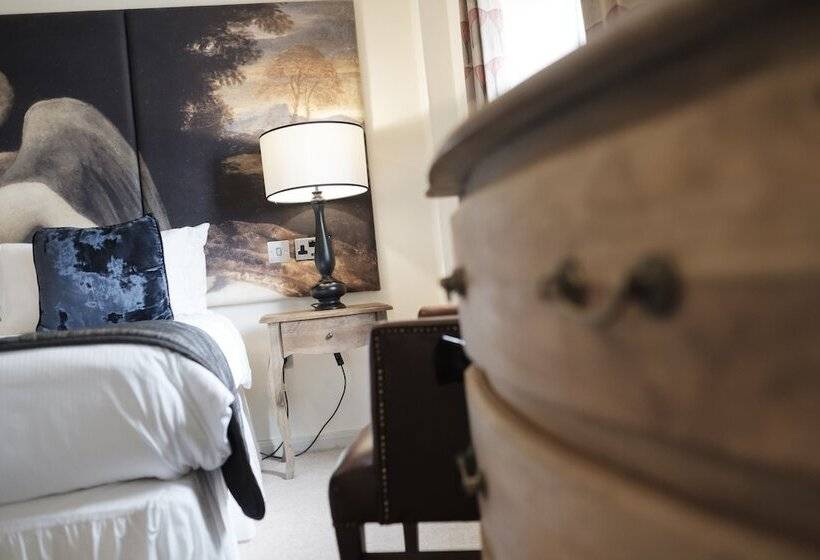 Классический Номер, The White Swan