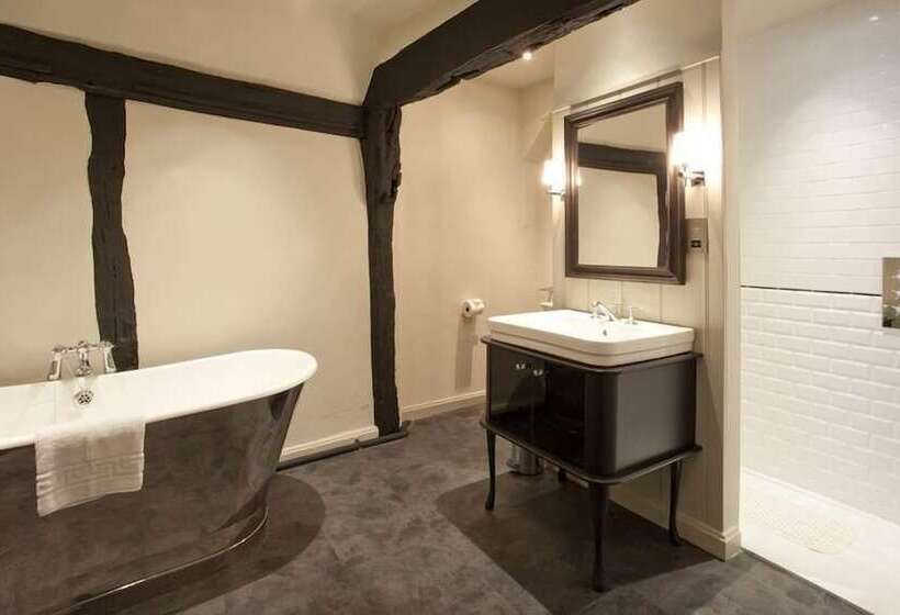 Номер Superior, The White Swan