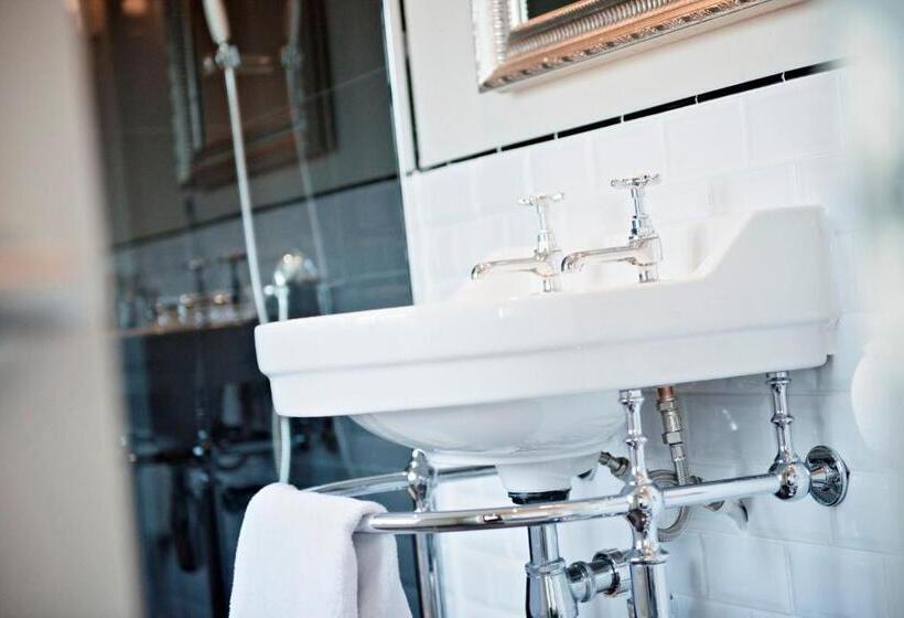 Номер Superior, The White Swan