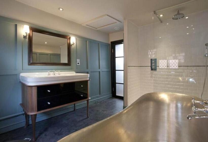 Номер Superior, The White Swan