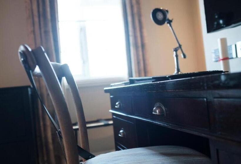 Классический Номер, The White Swan