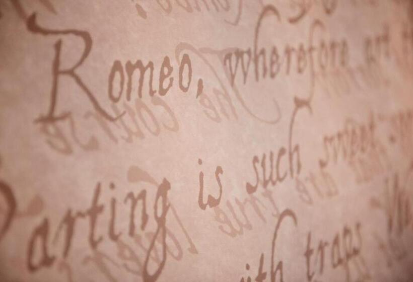 Номер Deluxe, The White Swan