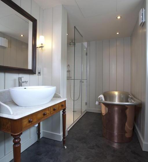 Номер Superior, The White Swan