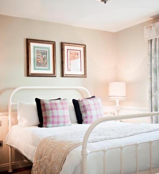 Номер Стандарт, The White Swan