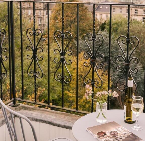 Апартаменты 1 Спальня с Балконом, Sonder Royal Garden