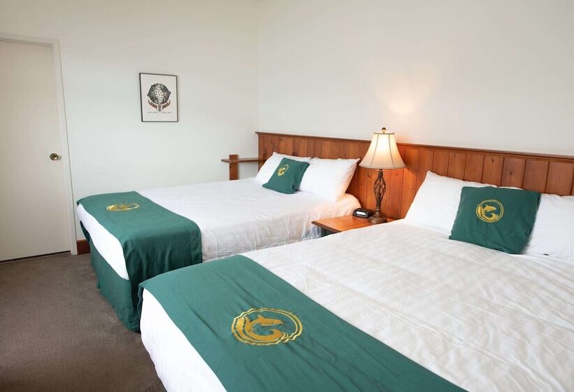 Deluxe Suite, April Point Resort