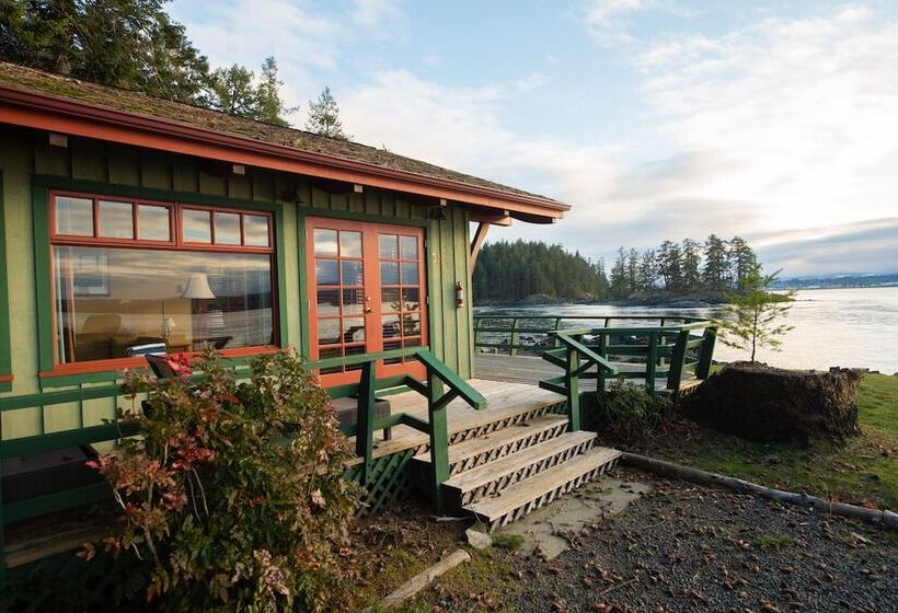 Lakosztály, April Point Resort