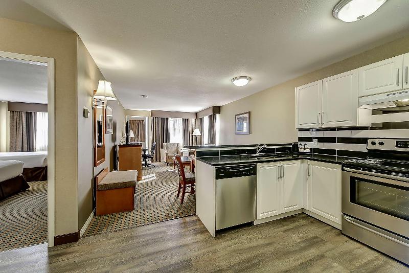 스위트 퀸침대, Best Western Plus Osoyoos Hotel And Suites