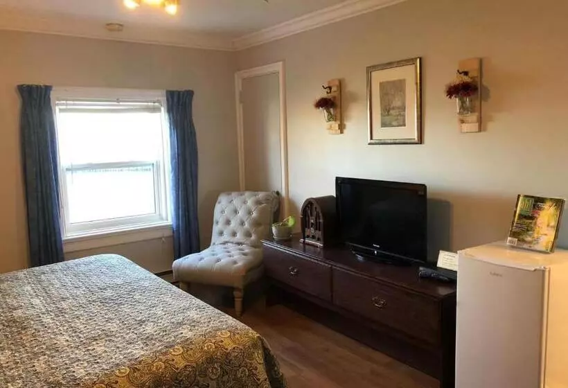 キングサイズベッドのスタンダードルーム, Braeside Country Inn