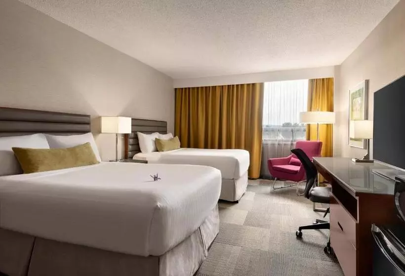 اتاق استاندارد با 2 تخت دوبل, Coast Prince George Hotel By Apa