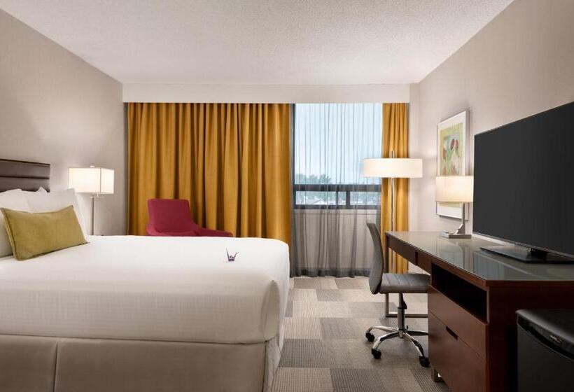 اتاق استاندارد با تخت دو نفره بزرگ, Coast Prince George Hotel By Apa