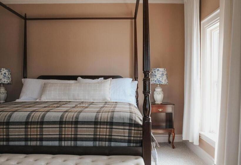 غرفة ديلوكس سرير كينج, The Cooper S Inn