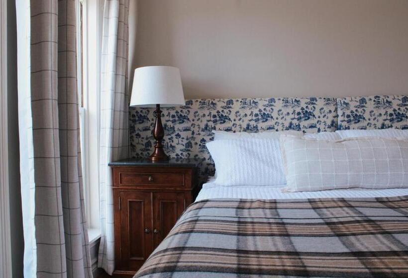 غرفة قياسية, The Cooper S Inn