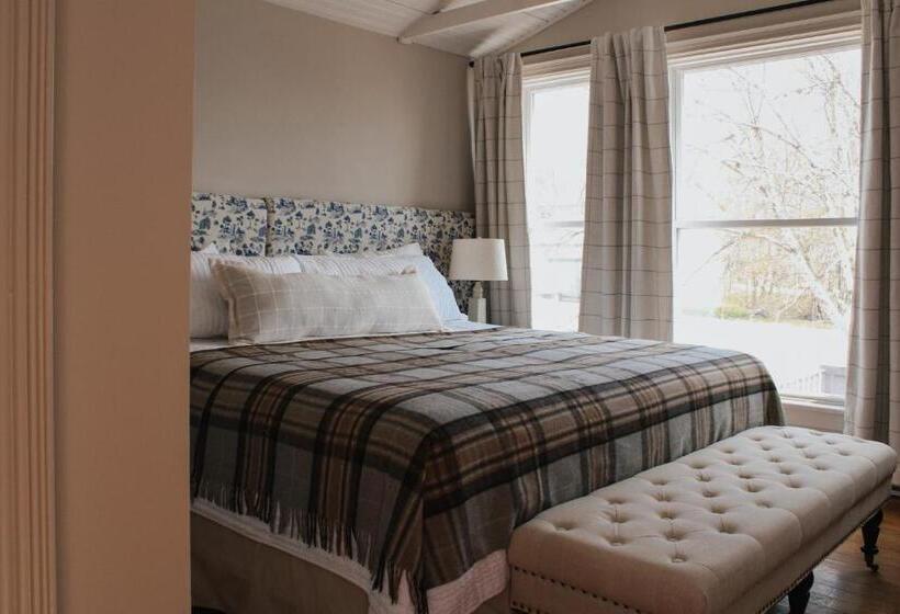 غرفة ديلوكس مطلّة علي الحديقة, The Cooper S Inn