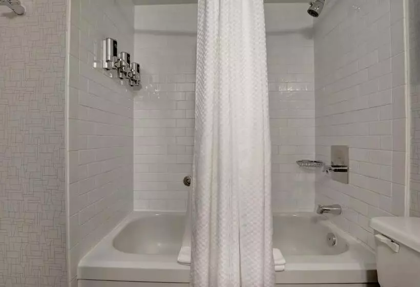 اتاق استاندارد, Four Points By Sheraton Toronto Mississauga