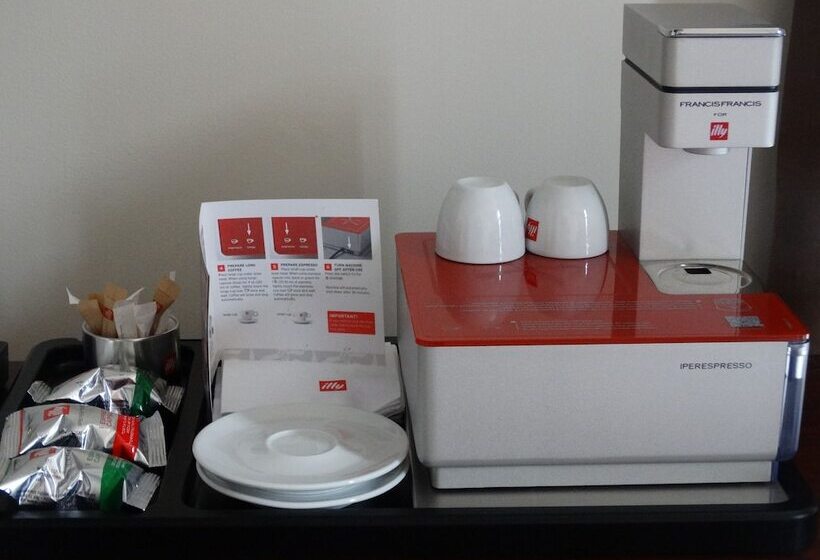 스탠다드 룸 더블 침대, Hochelaga Inn