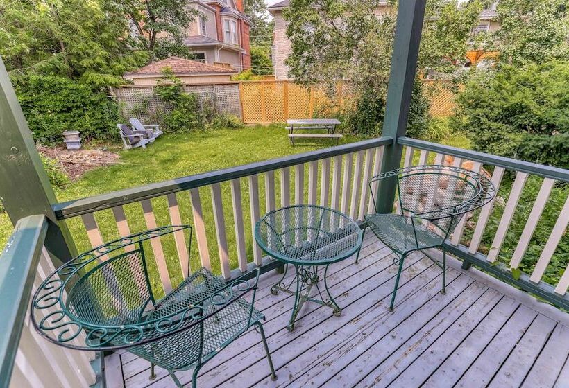 스탠다드 룸 더블 침대, Hochelaga Inn