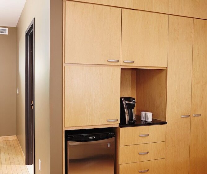 스탠다드 룸 더블 침대 2개, Le Dauphin Sthyacinthe