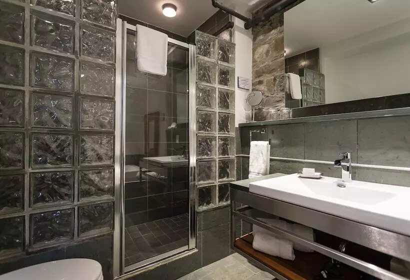 Junior Suite, Le Priori