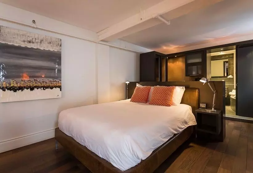Junior Suite, Le Priori