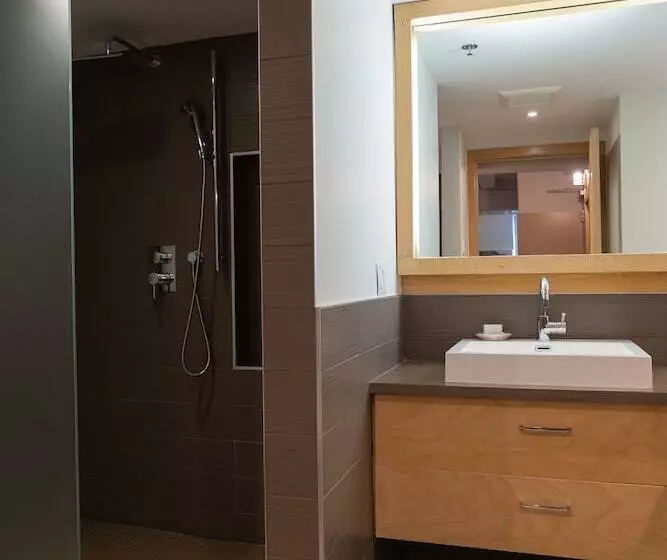 Junior Suite, Le Priori