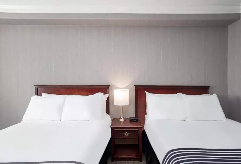 ２ダブルベッドのスタンダードルーム, Sandman Hotel Saskatoon