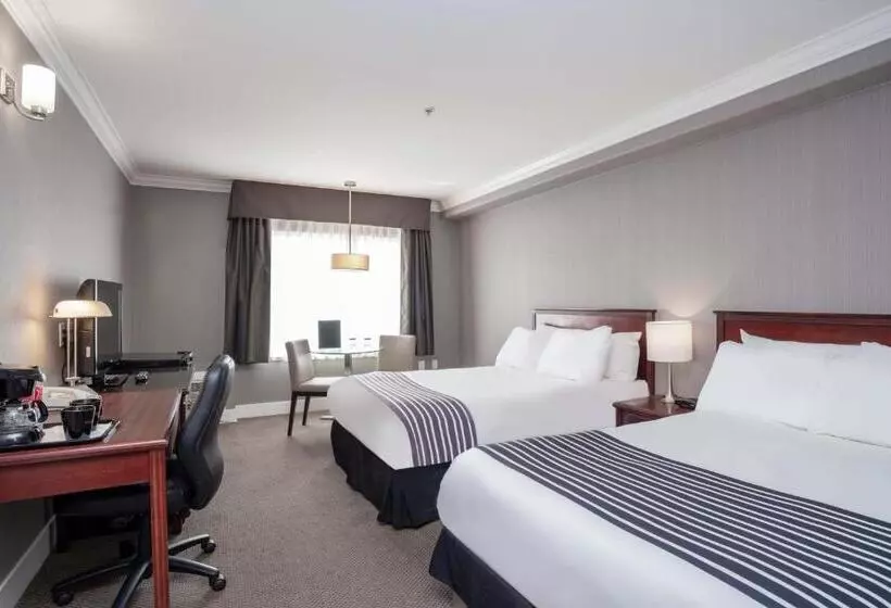２ダブルベッドのスタンダードルーム, Sandman Hotel Saskatoon